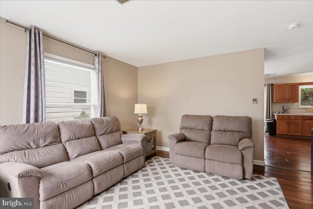 1145 PROGRESS RD, Chambersburg, PA 17201
