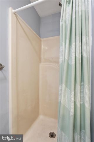 1145 PROGRESS RD, Chambersburg, PA 17201