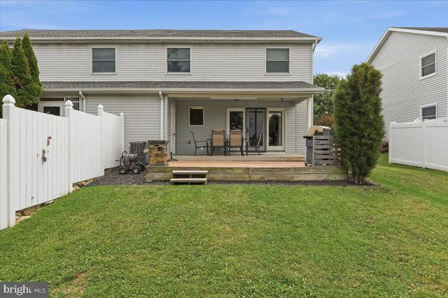 1145 PROGRESS RD, Chambersburg, PA 17201