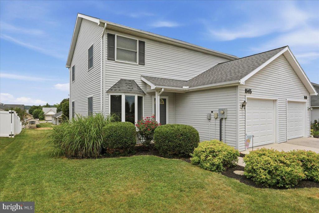 1145 PROGRESS RD, Chambersburg, PA 17201