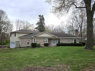 906 N Hawthorne Road, Marion, IN 46952