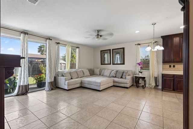 4424 Winje Dr, Antelope, CA 95843