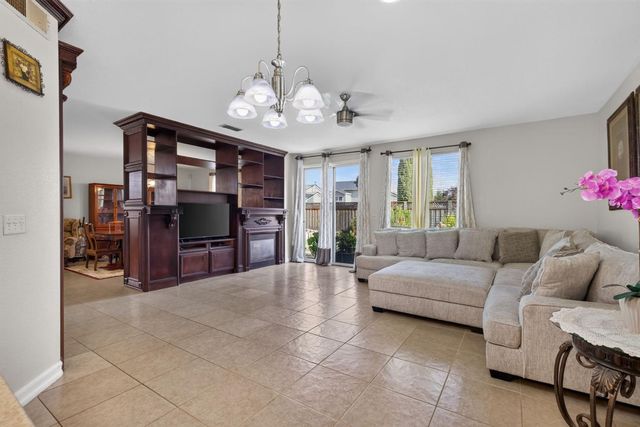 4424 Winje Dr, Antelope, CA 95843