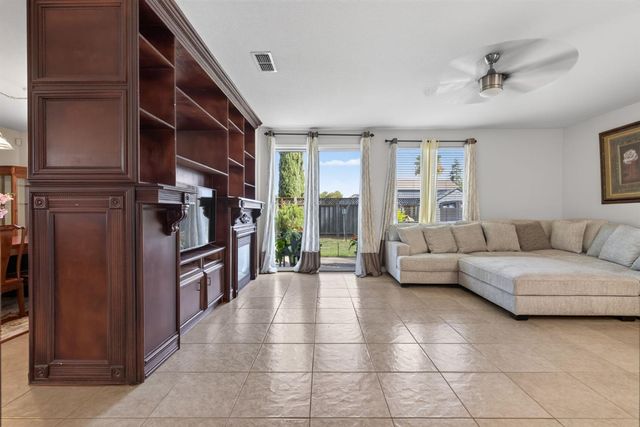 4424 Winje Dr, Antelope, CA 95843