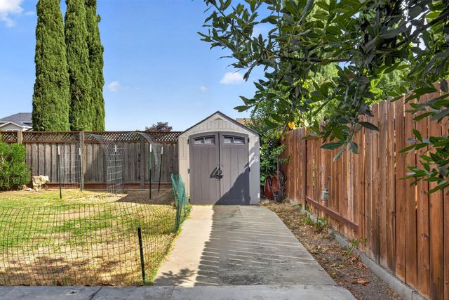4424 Winje Dr, Antelope, CA 95843