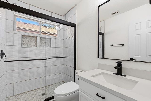 1007 Port Daniel DR, Leander, TX 78641