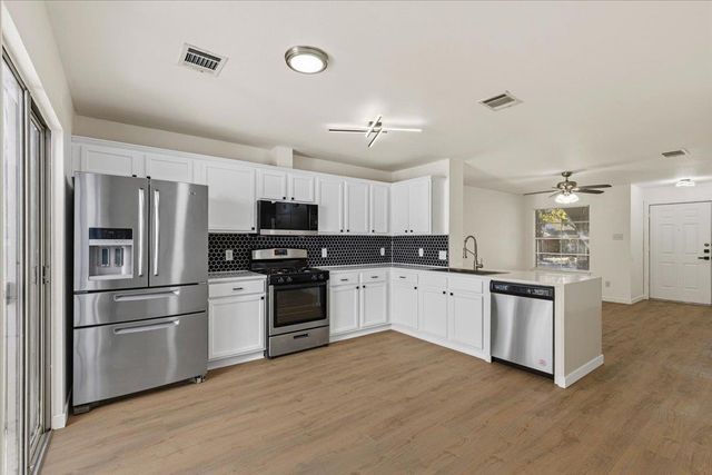 1007 Port Daniel DR, Leander, TX 78641