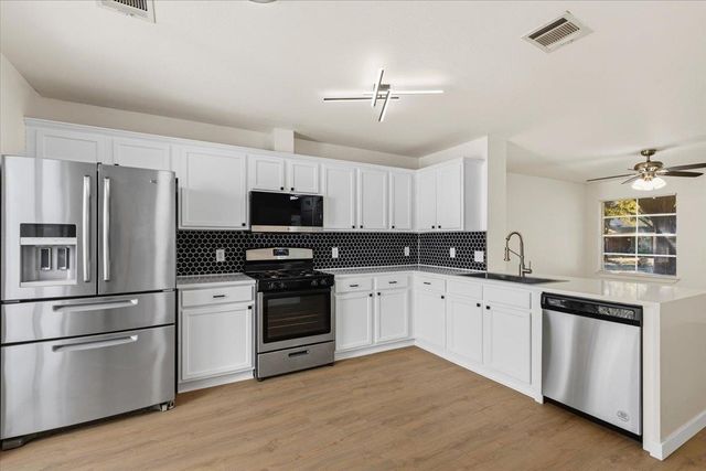 1007 Port Daniel DR, Leander, TX 78641