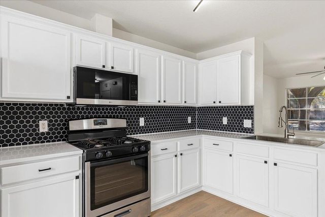 1007 Port Daniel DR, Leander, TX 78641