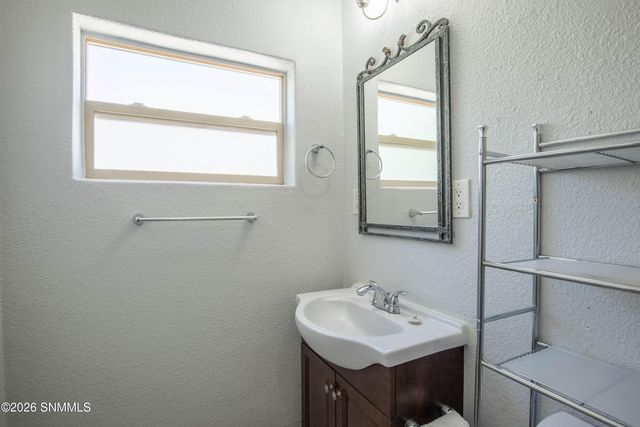 1825 Cruse Avenue, Las Cruces, NM 88005