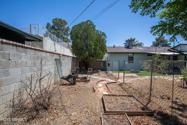 1825 Cruse Avenue, Las Cruces, NM 88005