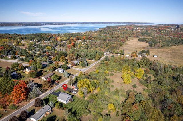 4838 Bartlett Road, Acme Twp, MI 49690