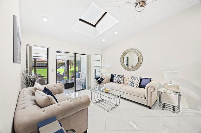 5916 Sunswept Lane A, Boynton Beach, FL 33437