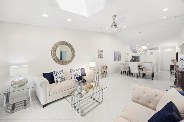 5916 Sunswept Lane A, Boynton Beach, FL 33437