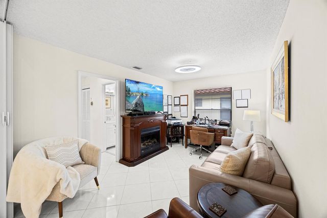 5916 Sunswept Lane A, Boynton Beach, FL 33437