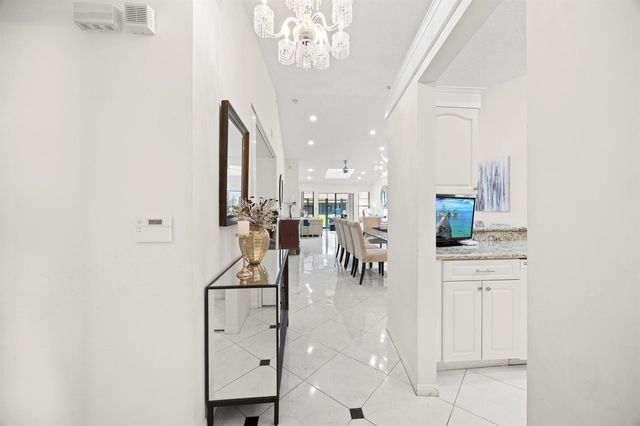 5916 Sunswept Lane A, Boynton Beach, FL 33437