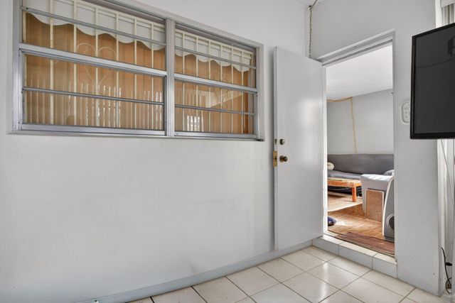 5111 W Oakland Park Boulevard 105, Lauderdale Lakes, FL 33313