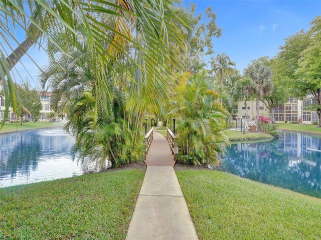 5111 W Oakland Park Boulevard 105, Lauderdale Lakes, FL 33313