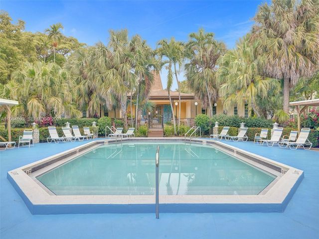 5111 W Oakland Park Boulevard 105, Lauderdale Lakes, FL 33313