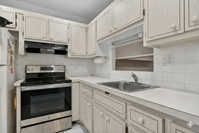 5111 W Oakland Park Boulevard 105, Lauderdale Lakes, FL 33313