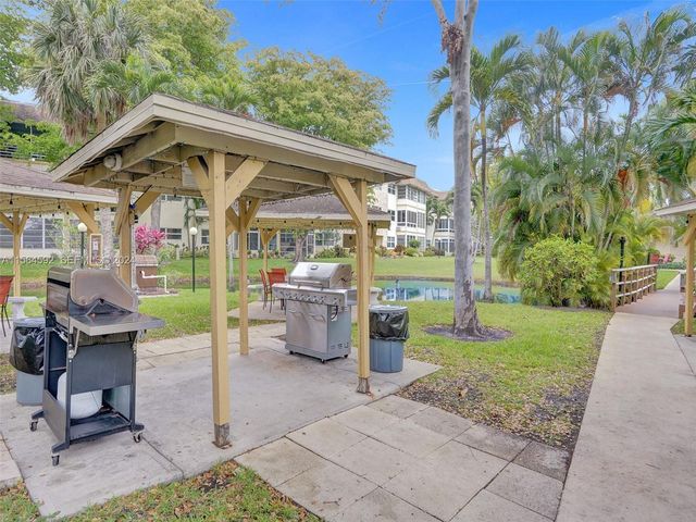 5111 W Oakland Park Boulevard 105, Lauderdale Lakes, FL 33313