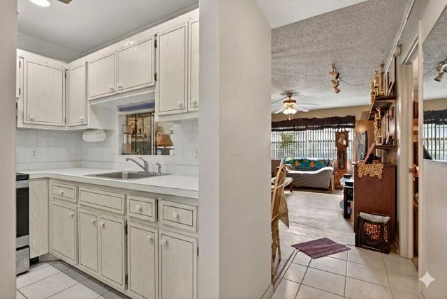 5111 W Oakland Park Boulevard 105, Lauderdale Lakes, FL 33313