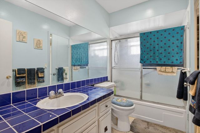 5111 W Oakland Park Boulevard 105, Lauderdale Lakes, FL 33313