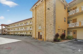 5111 W Oakland Park Boulevard 105, Lauderdale Lakes, FL 33313