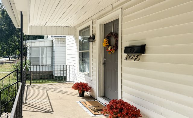 1425 S 11th Street, Terre Haute, IN 47802