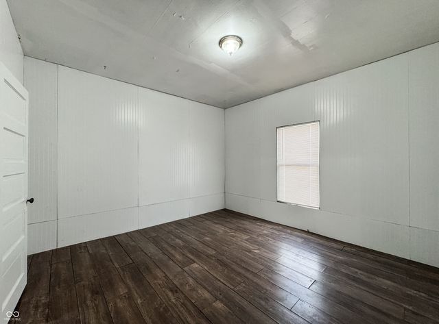 1425 S 11th Street, Terre Haute, IN 47802