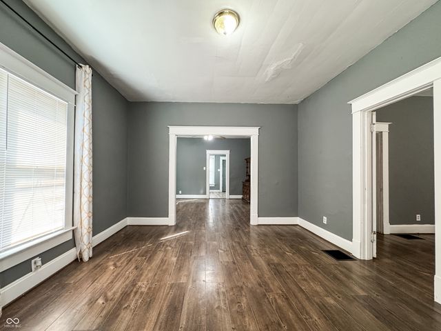 1425 S 11th Street, Terre Haute, IN 47802