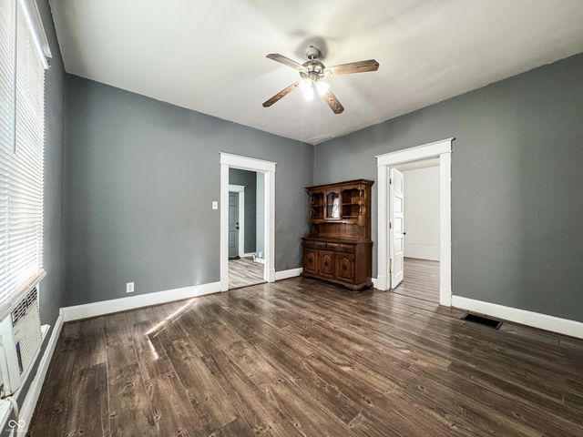 1425 S 11th Street, Terre Haute, IN 47802