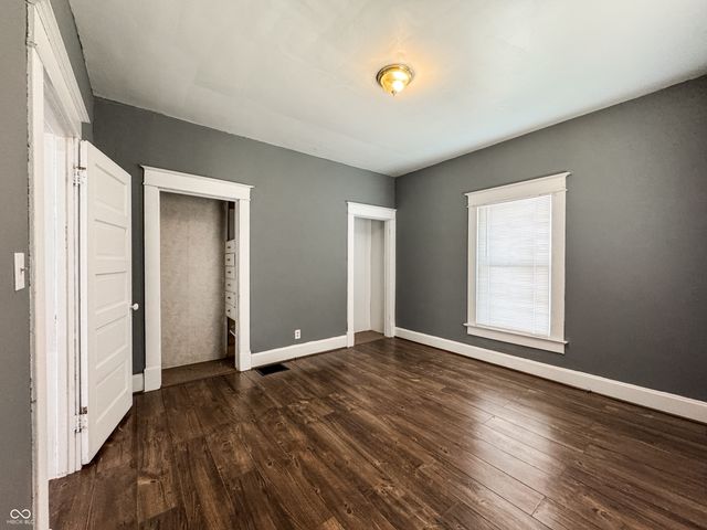 1425 S 11th Street, Terre Haute, IN 47802