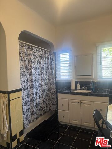 4116 Garthwaite Avenue, Los Angeles, CA 90008