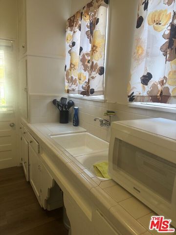 4116 Garthwaite Avenue, Los Angeles, CA 90008