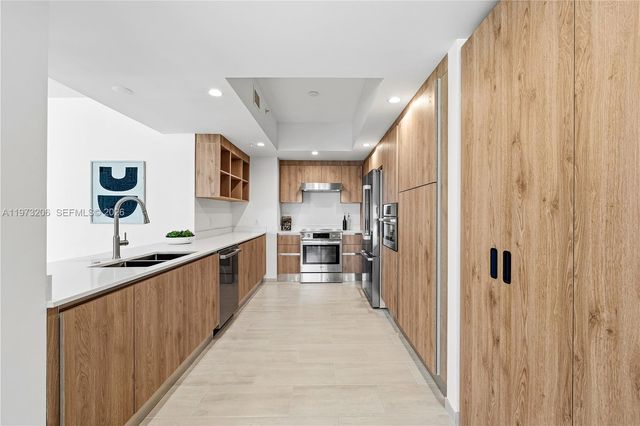 10281 W Bay Harbor Dr 202, Bay Harbor Islands, FL 33154