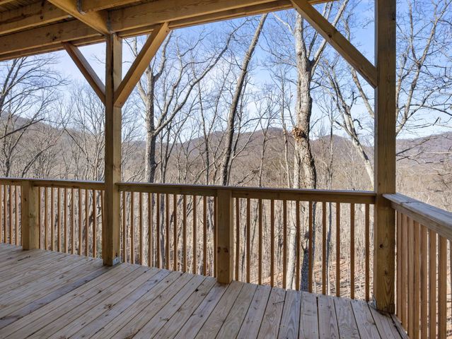 225 Aurora Lane, Tryon, NC 28782