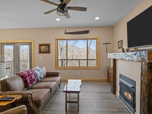 225 Aurora Lane, Tryon, NC 28782