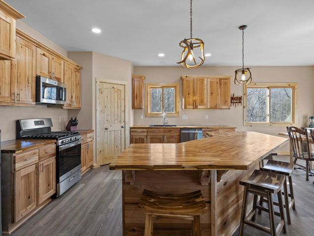 225 Aurora Lane, Tryon, NC 28782
