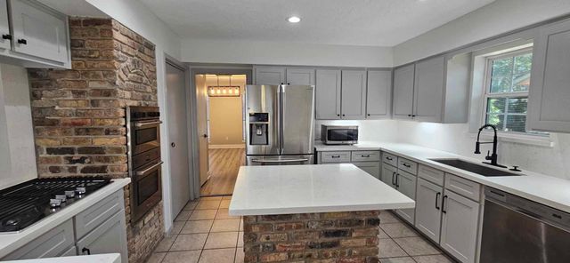 47 W Dansby Drive, Galveston, TX 77551