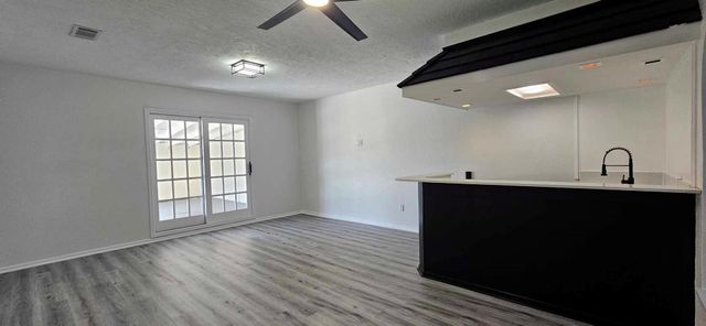47 W Dansby Drive, Galveston, TX 77551