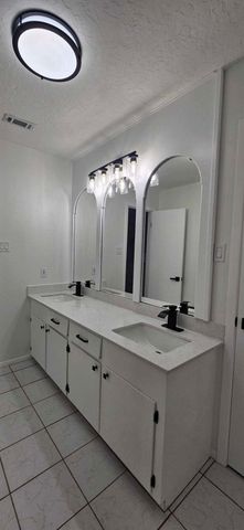 47 W Dansby Drive, Galveston, TX 77551