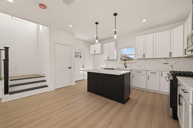 6719 Knox Street, Houston, TX 77091