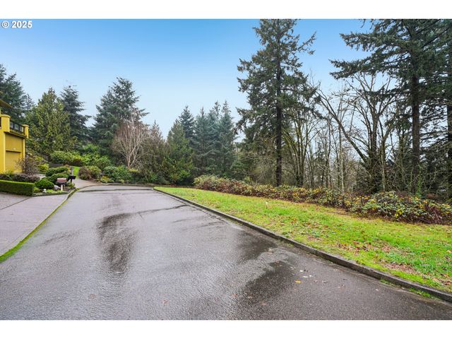 3317 Sw PARSONS Ct W, Portland, OR 97219