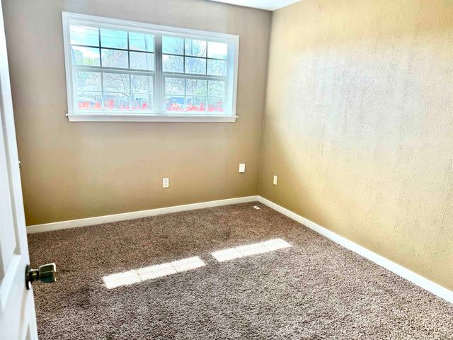 5520 Lincoln Ave, Groves, TX 77619