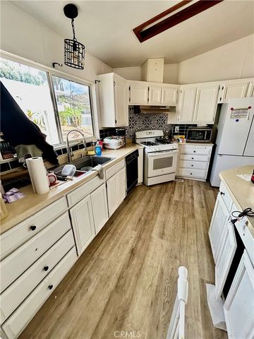 1536 S state Street 216, Hemet, CA 92543