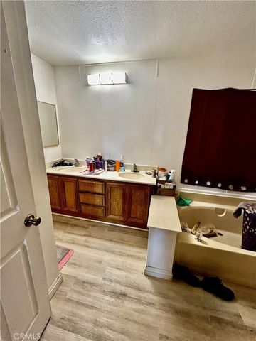1536 S state Street 216, Hemet, CA 92543