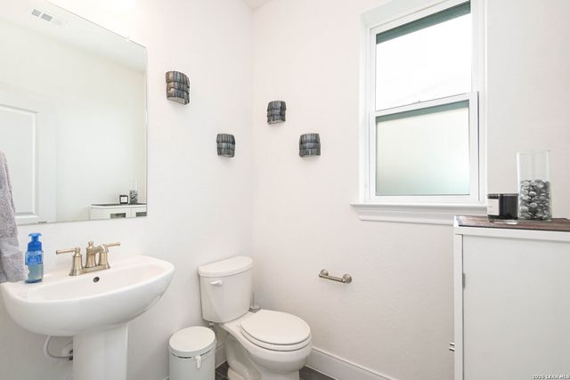 25302 Donahue Dr, San Antonio, TX 78255