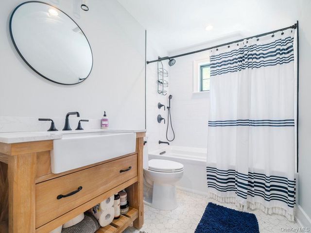 4525 S Harbor Road, Southold, NY 11971