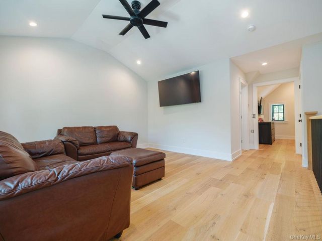 4525 S Harbor Road, Southold, NY 11971